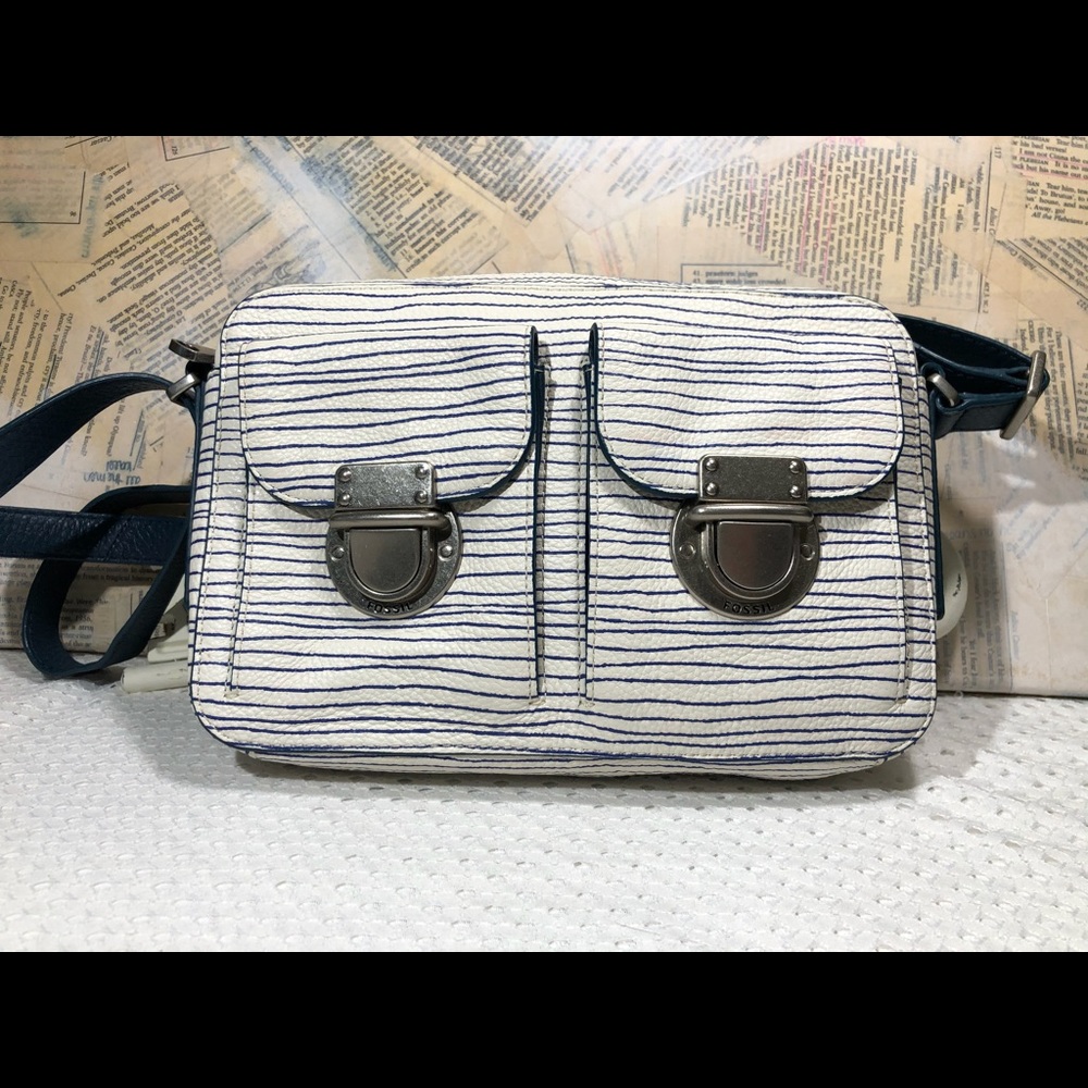 🎉 Fossil Riley Camera Crossbody - Picture 2 of 16